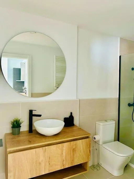 Luz Y Tranquilidad En Madrid Apartment