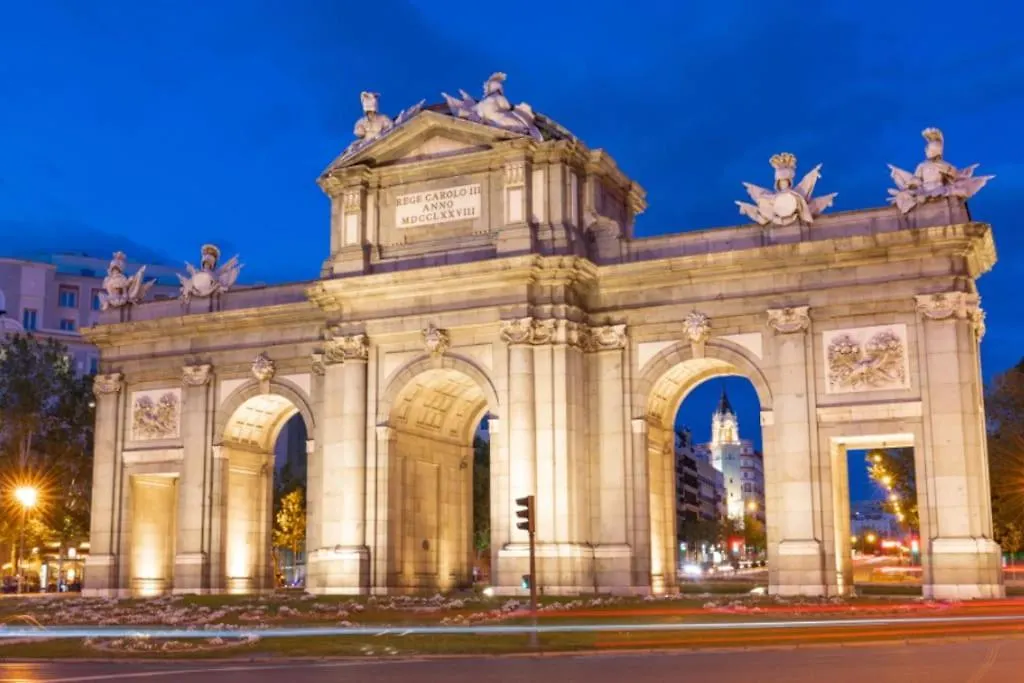 Luz Y Tranquilidad En Madrid 아파트